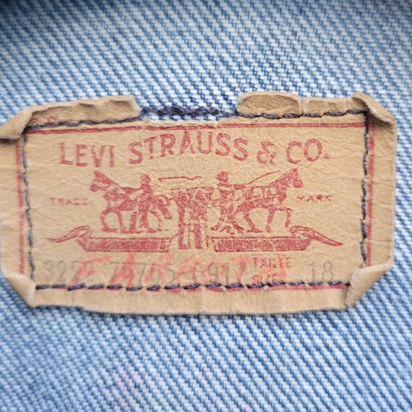 Vintage Youth Levi's jacket with flowers on the back , made in Canada s… - Picture 3 of 7